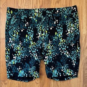NWT Torrid Black and Teal Patterned Bike Shorts size 4